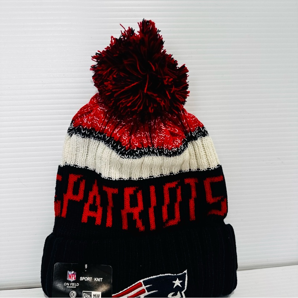 New Era New England Patriots Pom-Pom Beanie